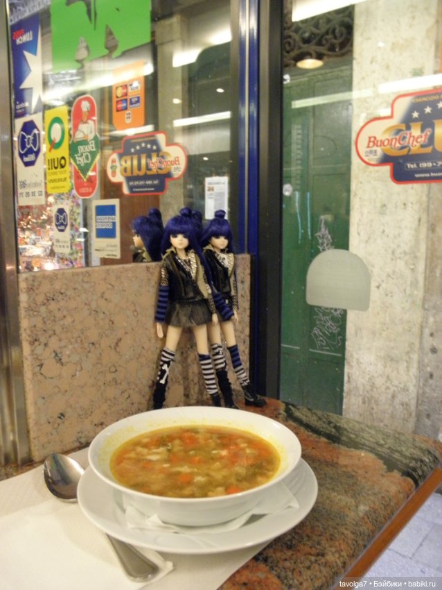 J-Doll Andrassy ave. На острове Бурано в Венеции