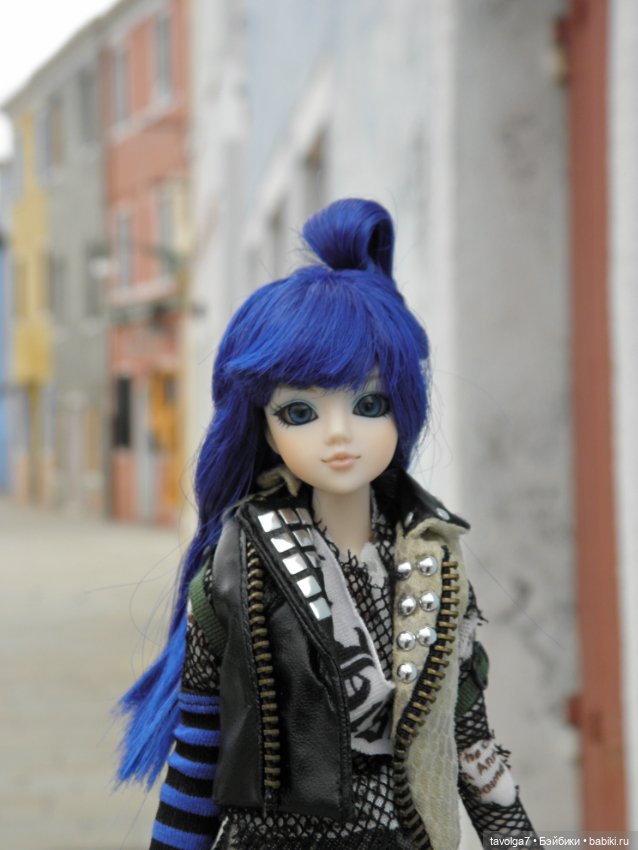J-Doll Andrassy ave. На острове Бурано в Венеции