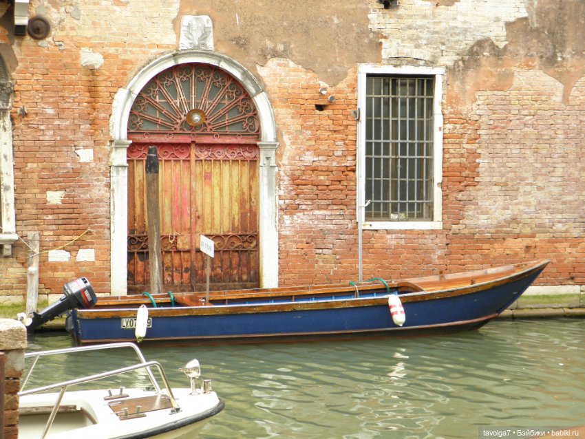 J-Doll Andrassy ave. На острове Бурано в Венеции (фото 4)