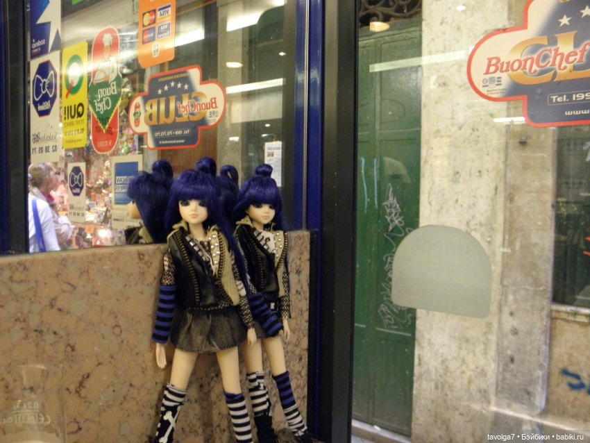 J-Doll Andrassy ave. На острове Бурано в Венеции