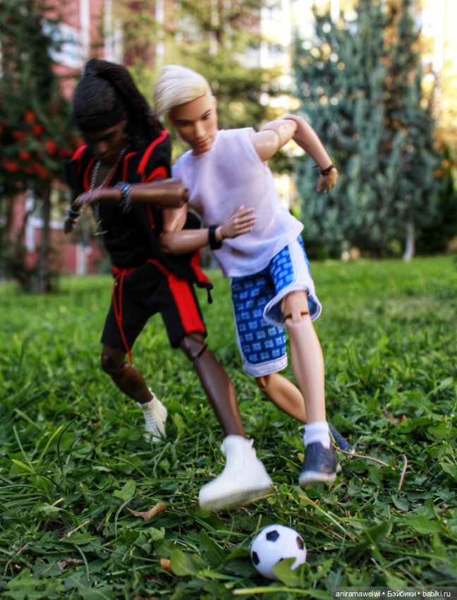 Товарищеский матч — Куклы Barbie (Барби): Looks