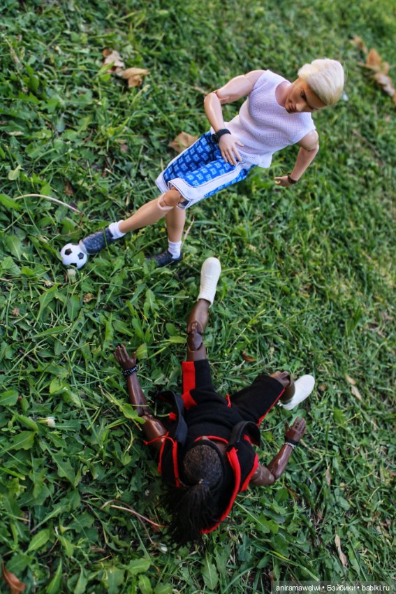 Товарищеский матч — Куклы Barbie (Барби): Looks