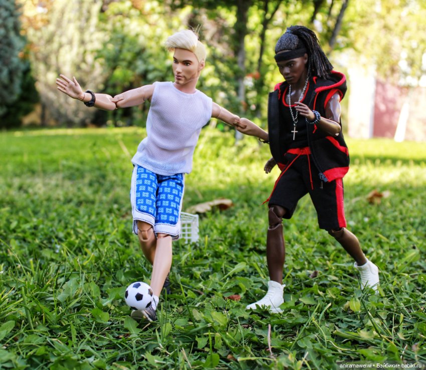 Товарищеский матч — Куклы Barbie (Барби): Looks