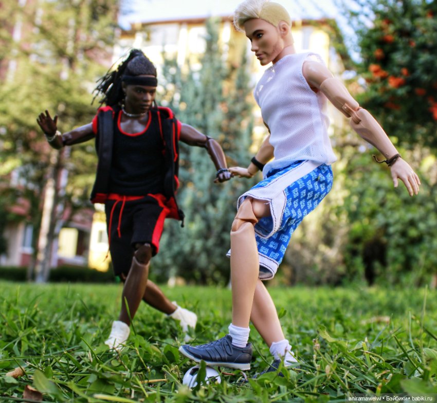 Товарищеский матч — Куклы Barbie (Барби): Looks