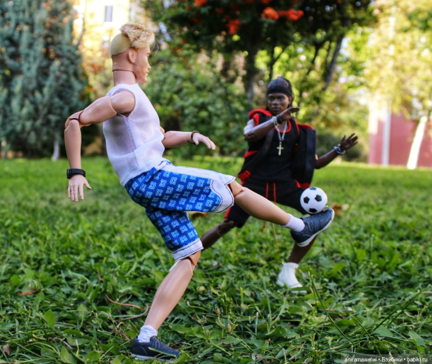 Товарищеский матч — Куклы Barbie (Барби): Looks