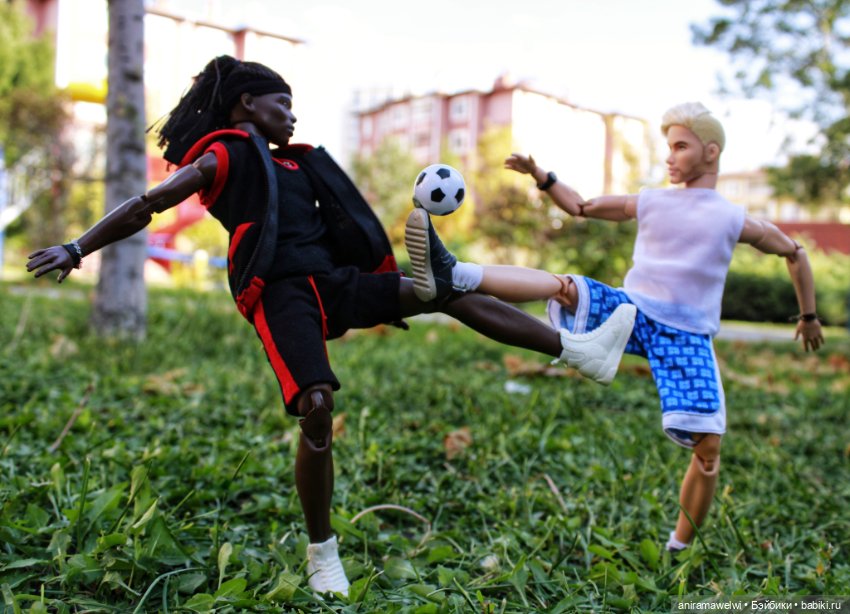 Товарищеский матч — Куклы Barbie (Барби): Looks