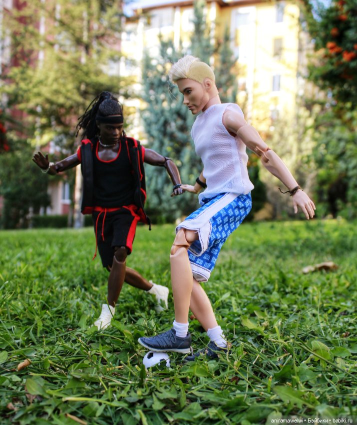 Товарищеский матч — Куклы Barbie (Барби): Looks