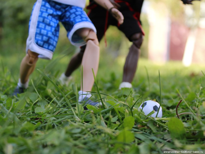 Товарищеский матч — Куклы Barbie (Барби): Looks