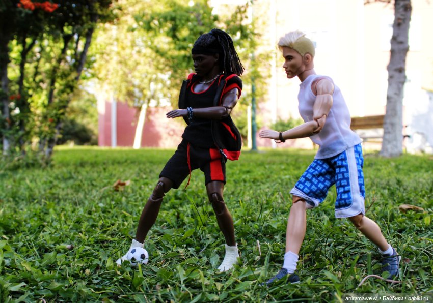 Товарищеский матч — Куклы Barbie (Барби): Looks