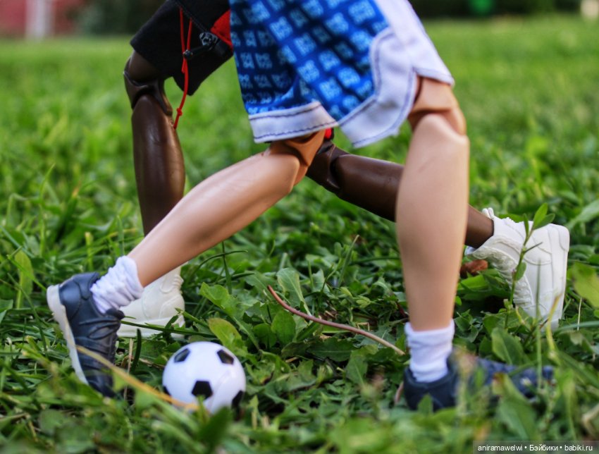 Товарищеский матч — Куклы Barbie (Барби): Looks