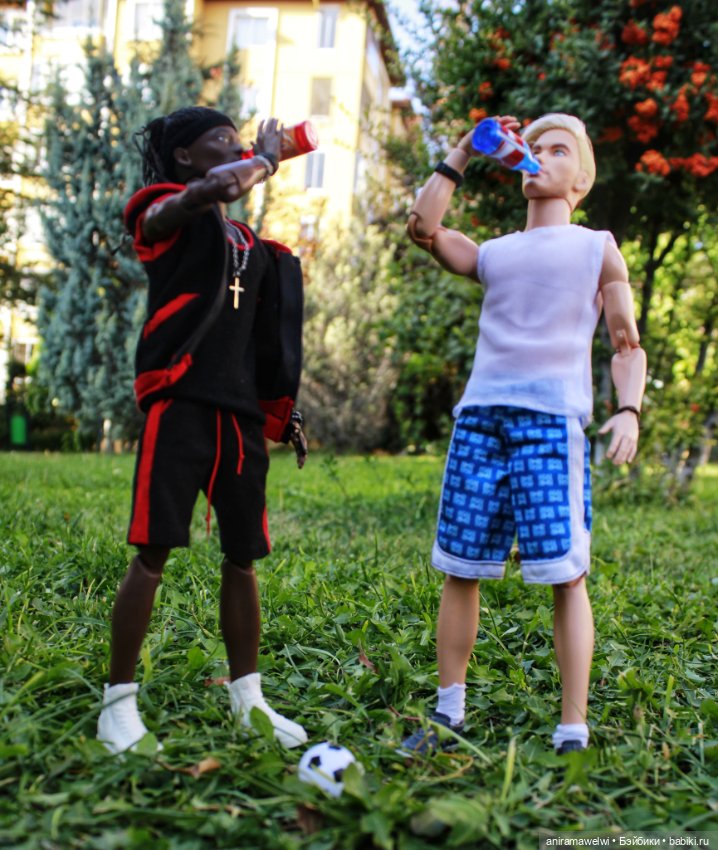 Товарищеский матч — Куклы Barbie (Барби): Looks