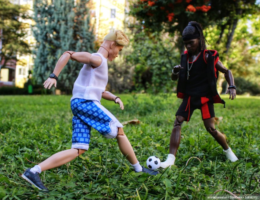 Товарищеский матч — Куклы Barbie (Барби): Looks