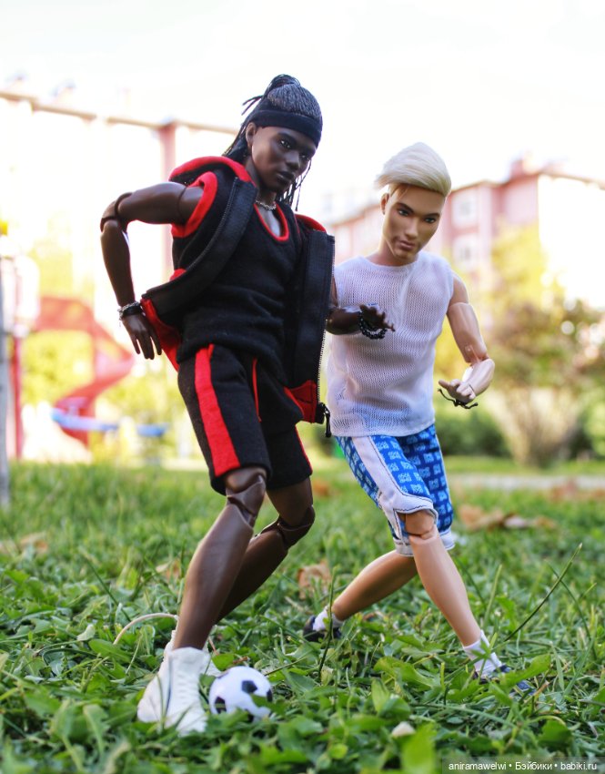 Товарищеский матч — Куклы Barbie (Барби): Looks