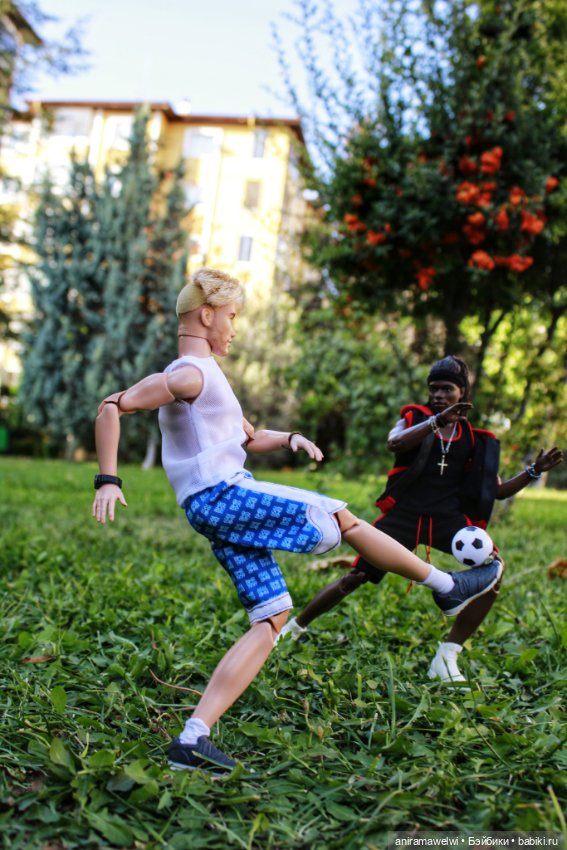 Товарищеский матч — Куклы Barbie (Барби): Looks