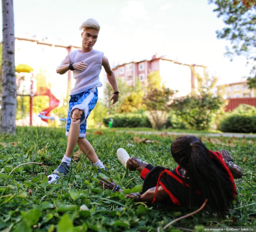 Товарищеский матч — Куклы Barbie (Барби): Looks