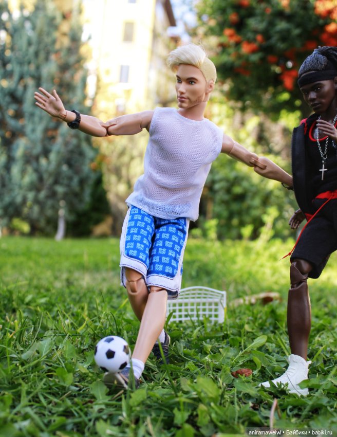 Товарищеский матч — Куклы Barbie (Барби): Looks (фото 5)