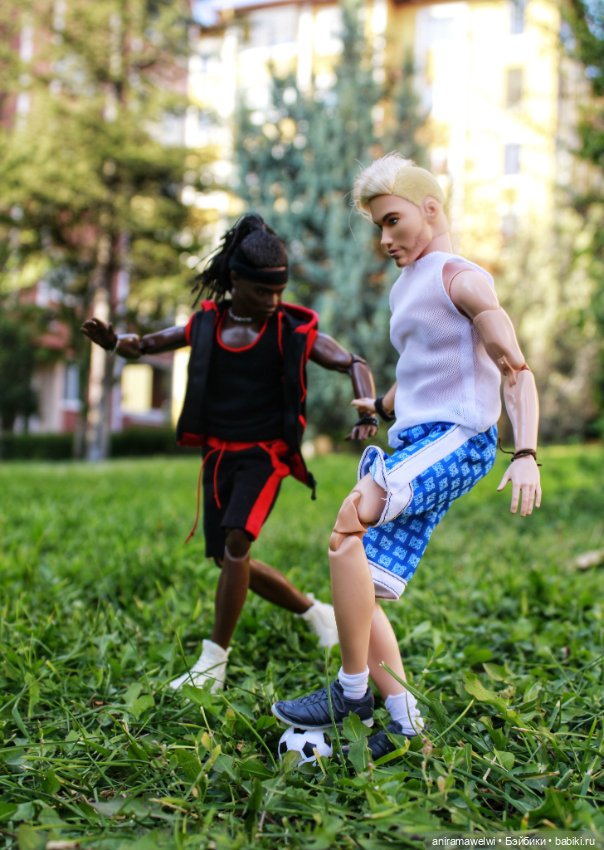 Товарищеский матч — Куклы Barbie (Барби): Looks