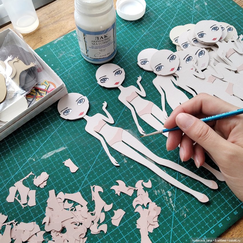 Новые работы — Бумажные куклы с одеждой для вырезания: шаблоны