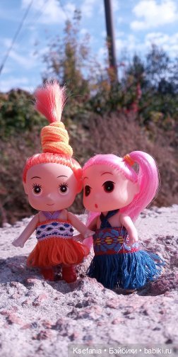 Первый раз на бейбике. Погуляли с девчушками