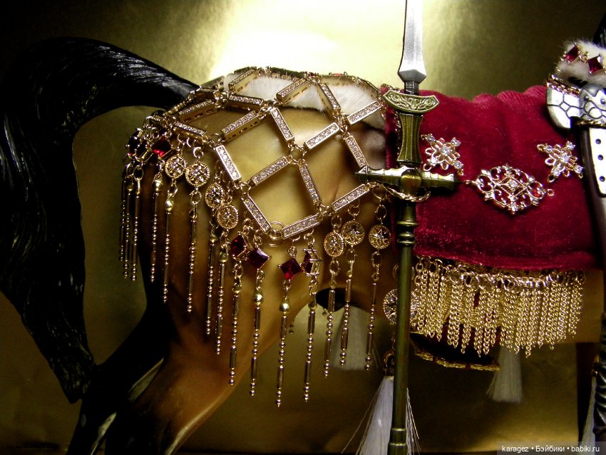 Коллекционная фигурка коня в восточной сбруе (фото 7)