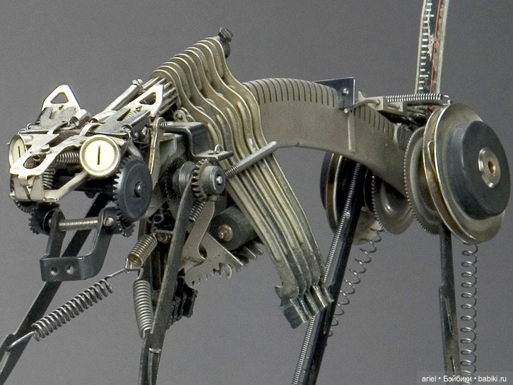 Скульптуры из печатных машинок от Jeremy Mayer (фото 9)