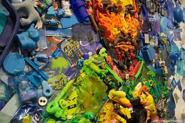 Оригинальные скульптуры из мусора Dario Tironi (фото 9)