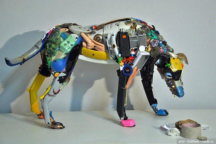 Оригинальные скульптуры из мусора Dario Tironi (фото 10)