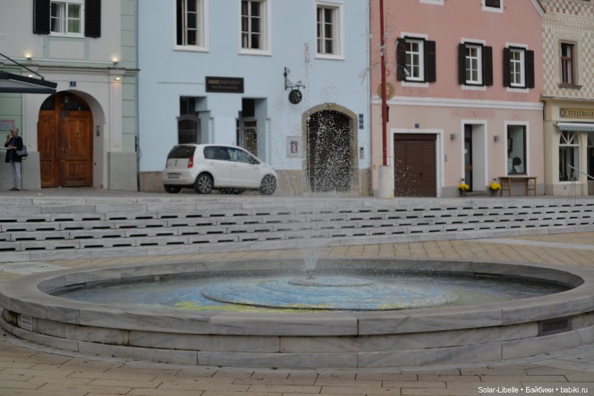 Плачет золотом листьев осень. Куколка Дианы Эффнер