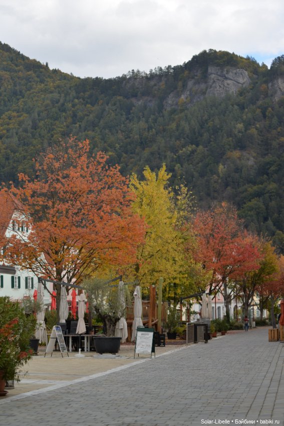 Плачет золотом листьев осень. Куколка Дианы Эффнер