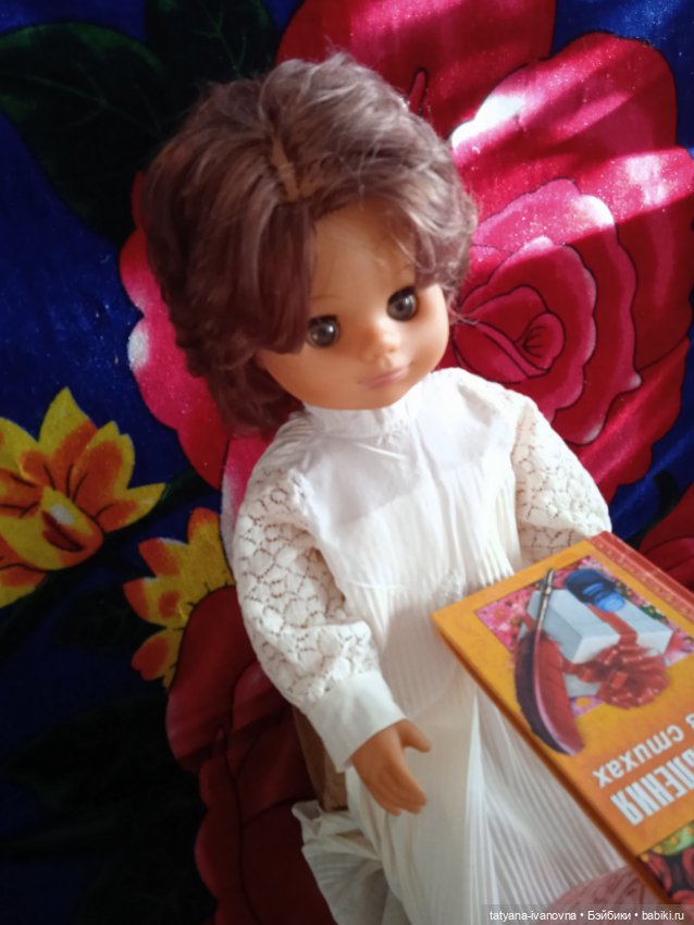 А Татьяна в куклы не играла или читая роман "Е.Онегин А" С Пушкина