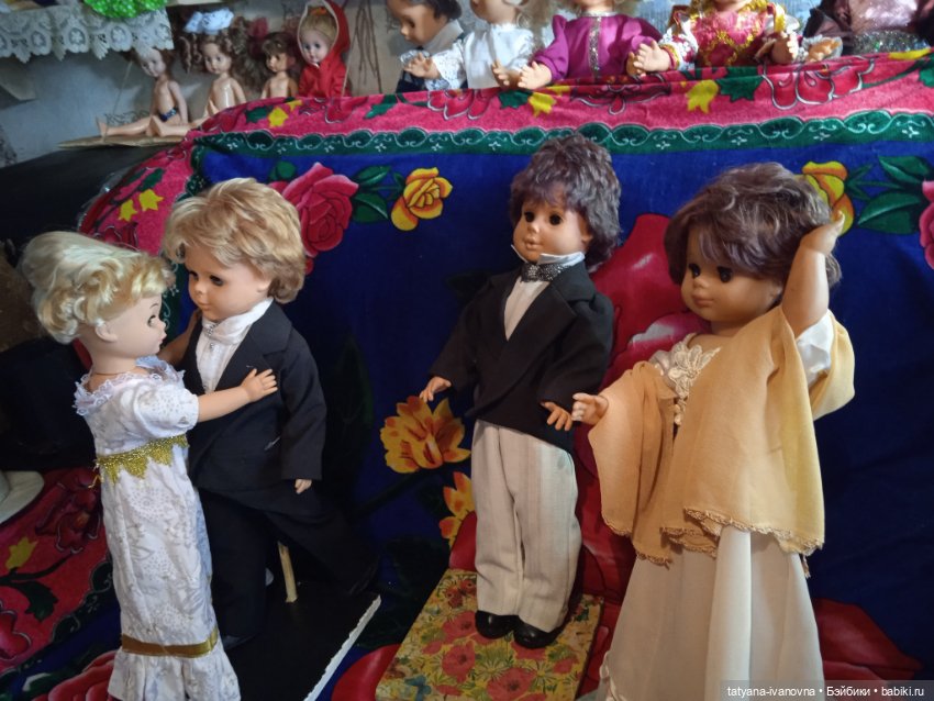 А Татьяна в куклы не играла или читая роман "Е.Онегин А" С Пушкина