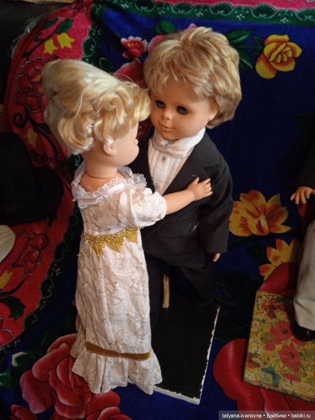 А Татьяна в куклы не играла или читая роман "Е.Онегин А" С Пушкина