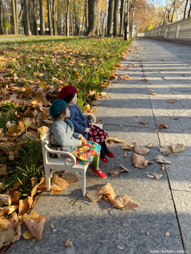 Птички и Наби с Сайей на прогулках этой осенью