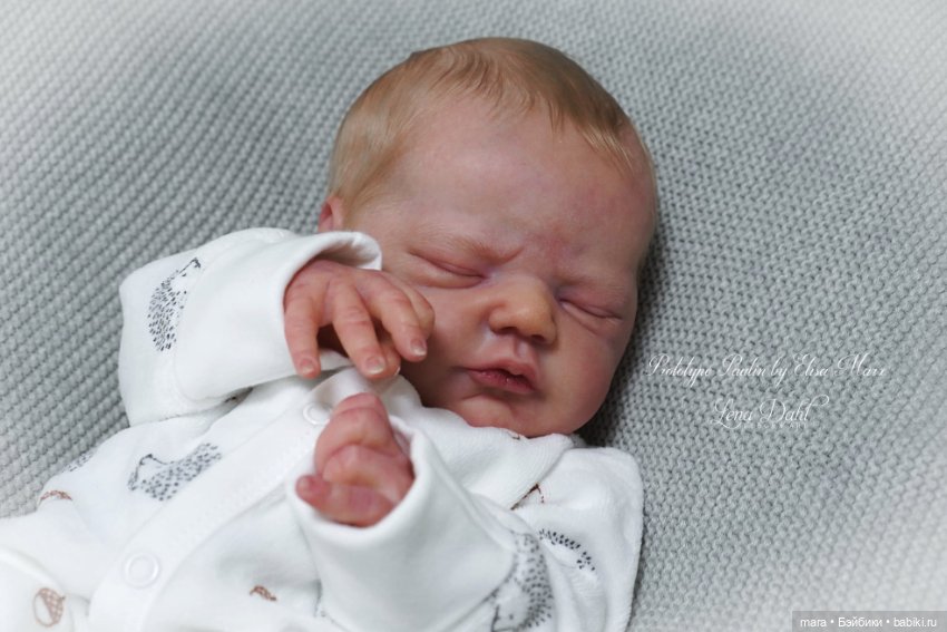 Paulin скульптора Elisa Marx, автор прототипа Lena Dahl