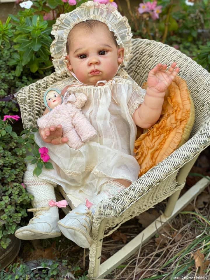 Lyric скульптора Lorna Miller Sands, автор прототипа LaDonna Brooks Briggs