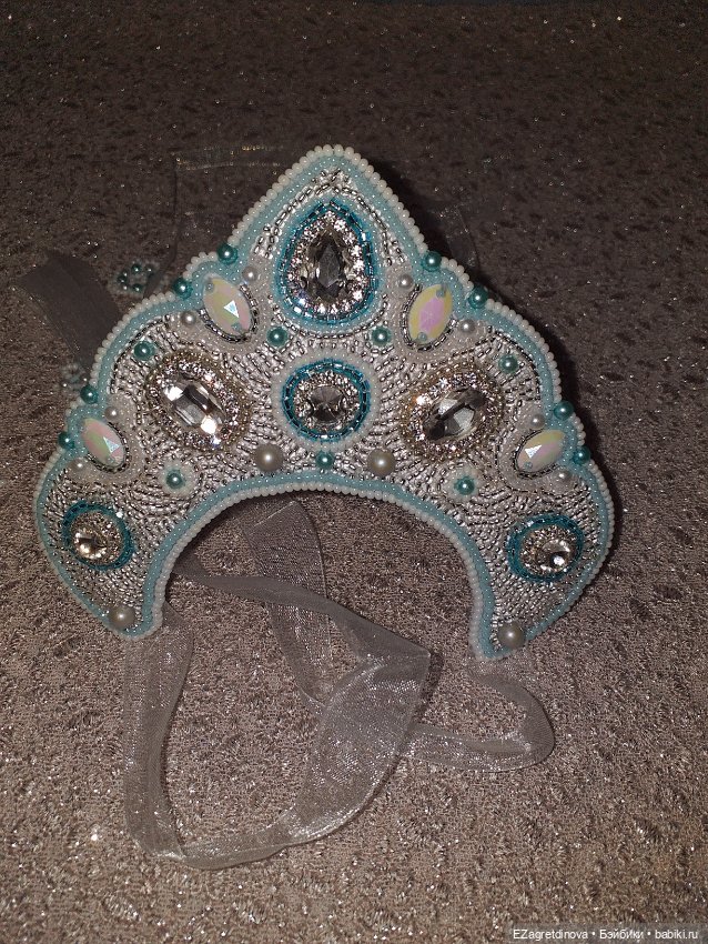 Кокошник и оплечье для кукол Zwergnase 34 см