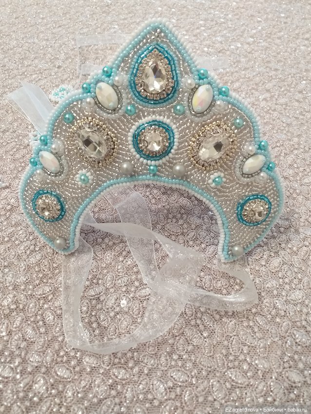 Кокошник и оплечье для кукол Zwergnase 34 см