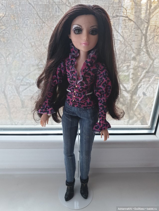 Подставочки для моих куколок Мокси Тинз