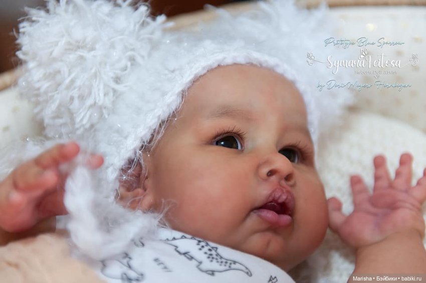 Blue Sparrow от Doris Moyers Hornbogen, автор прототипа Symara Feitosa