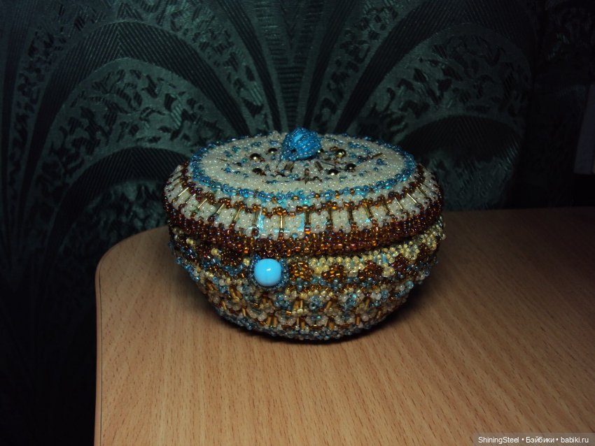 Шкатулки из бисера, и не только они)