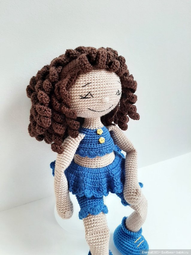 Куклы бывают разные. Даже вязаные