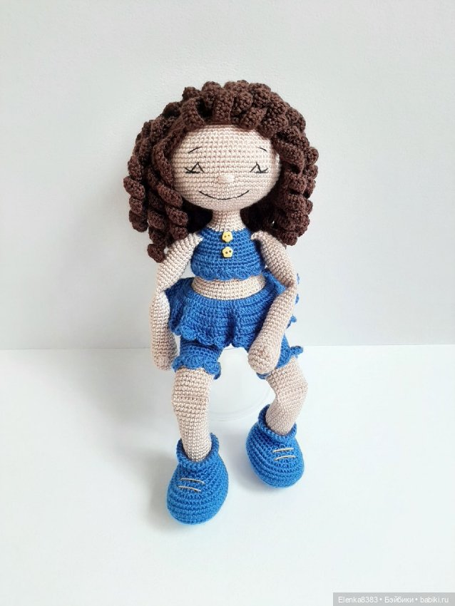 Куклы бывают разные. Даже вязаные