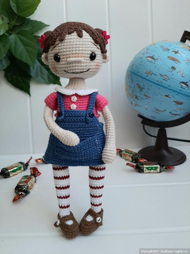 Куклы бывают разные. Даже вязаные