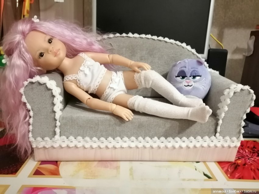 Диванчик для Аяме — Мебель для кукол и домиков: фото