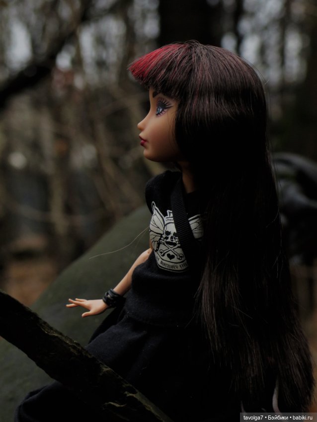 Сериз и Мэделин в ноябрьском лесу