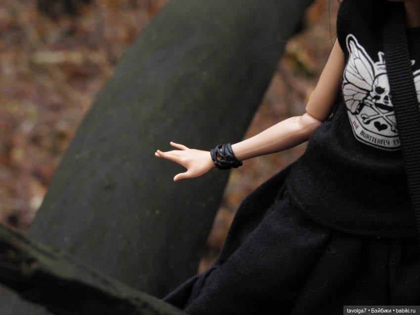 Сериз и Мэделин в ноябрьском лесу