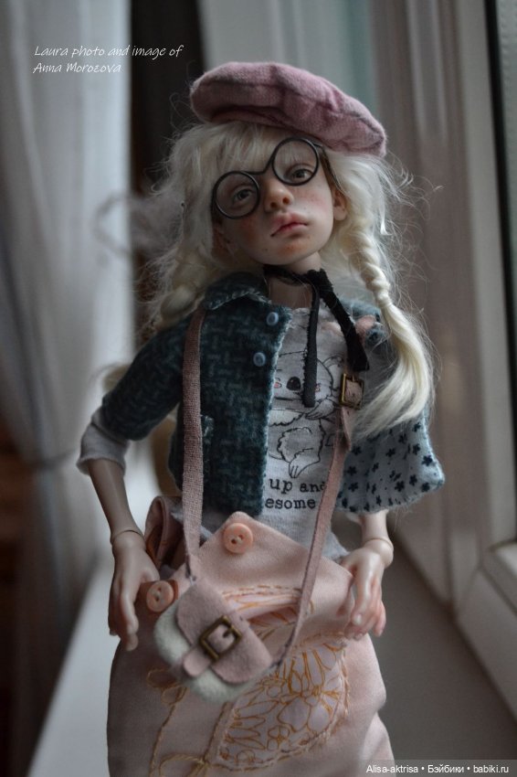 Птичка Лора - студентка музыкального училища