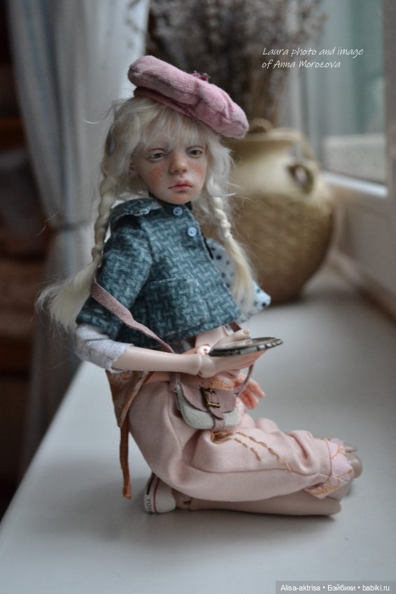 Птичка Лора - студентка музыкального училища