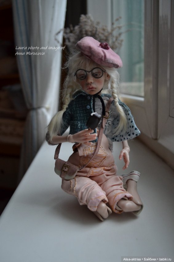 Птичка Лора - студентка музыкального училища