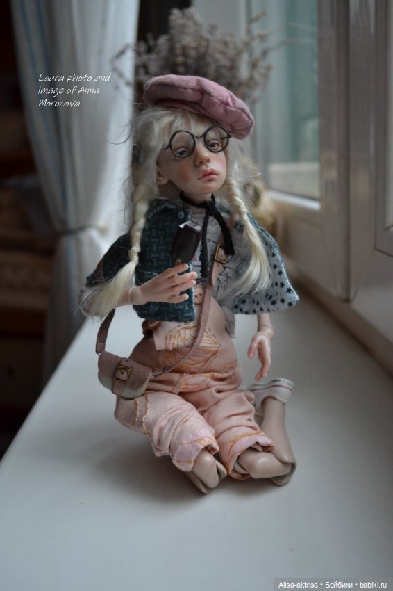 Птичка Лора - студентка музыкального училища